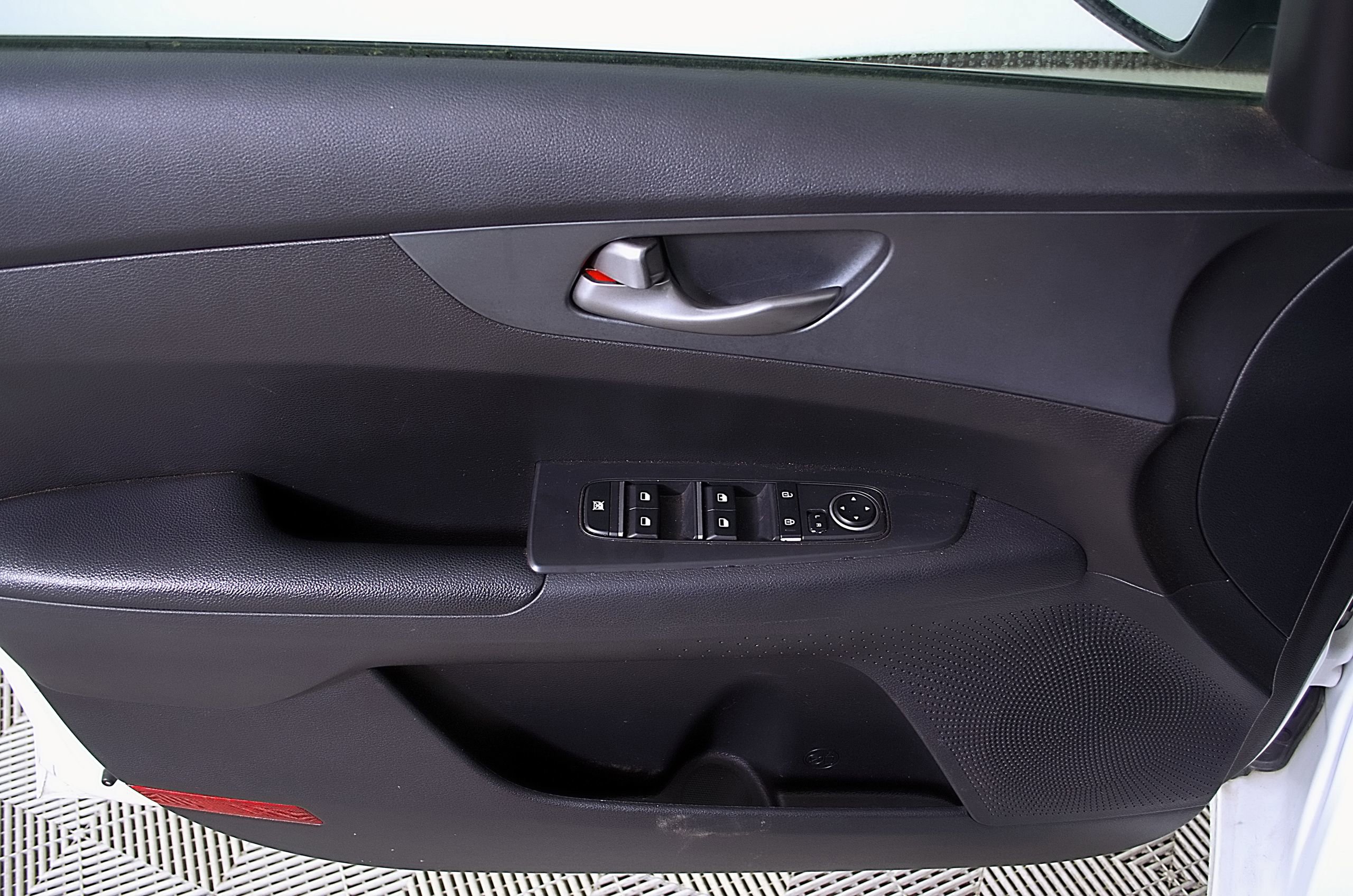 Used 2021 Kia Forte LXS FWD image 15