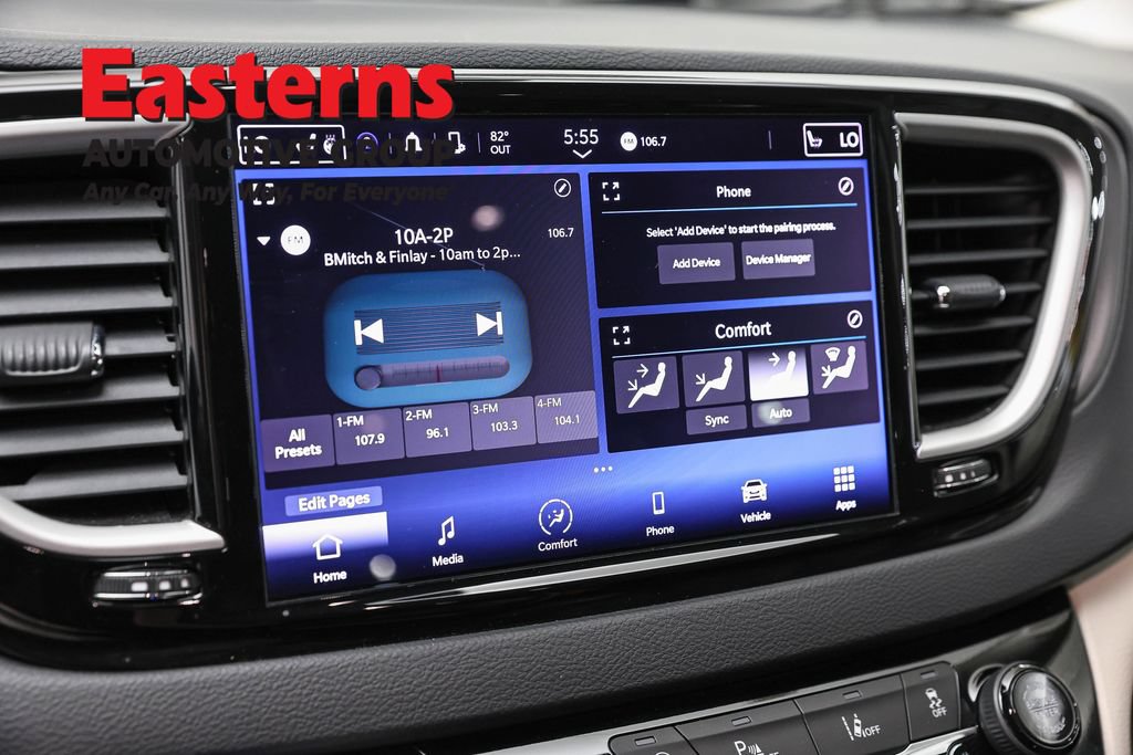 Used 2023 Chrysler Pacifica Touring-L FWD image 19