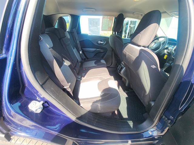 Used 2016 Jeep Cherokee Sport FWD image 20