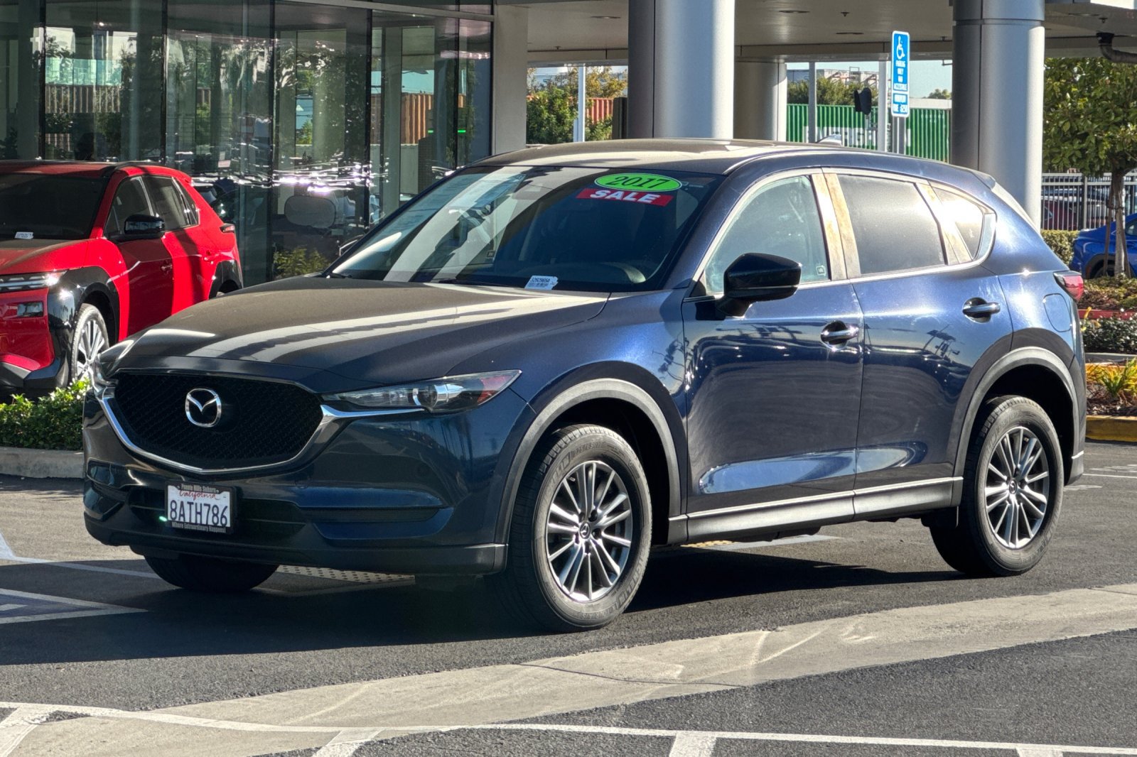 Used 2017 MAZDA CX-5 Touring w/ Preferred Equipment Package FWD image 8