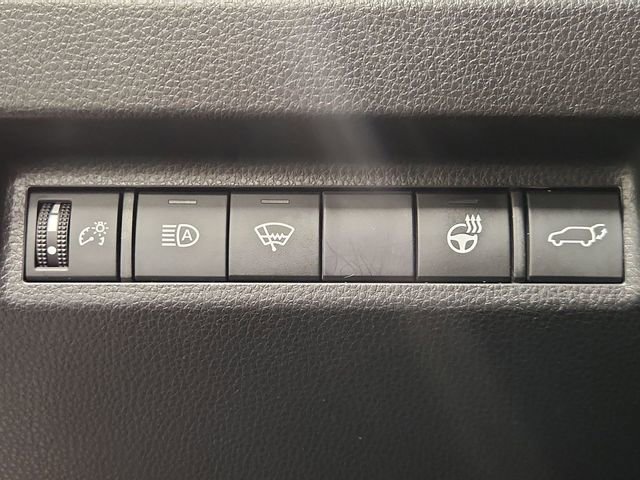Used 2019 Toyota RAV4 Limited w/ Cold Weather Package FWD image 18