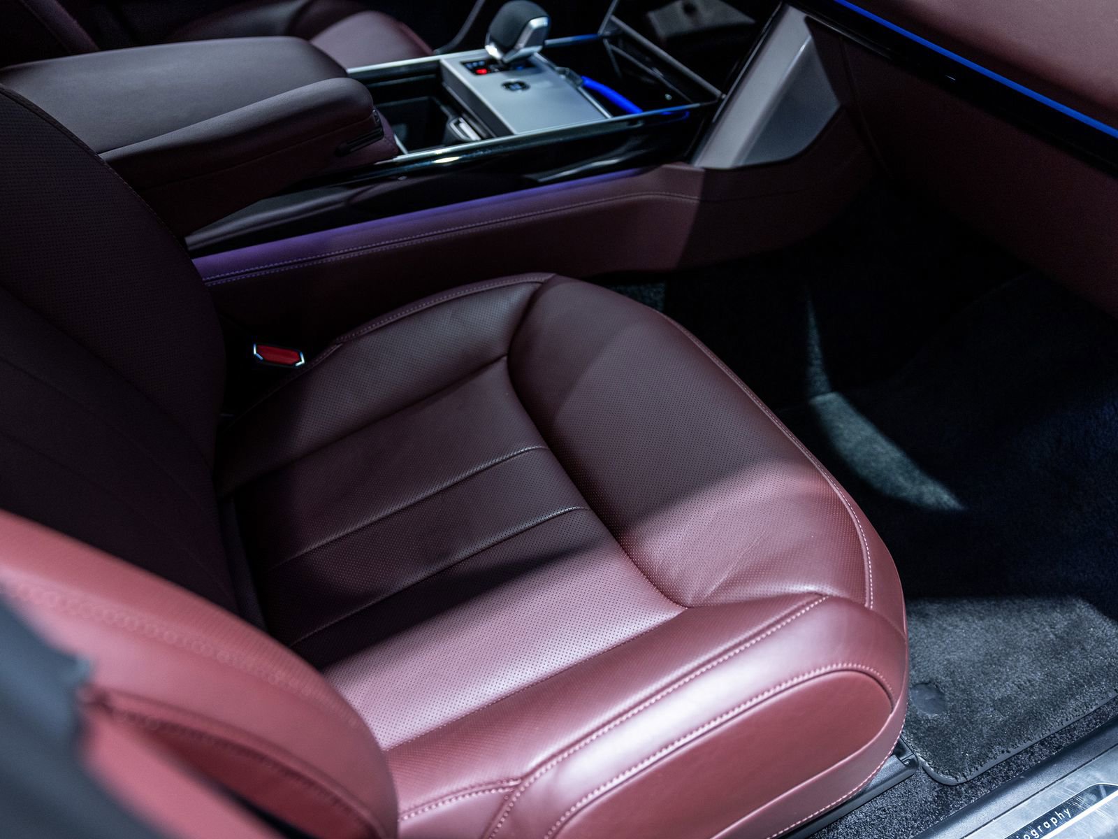 Used 2025 Land Rover Range Rover Autobiography image 32