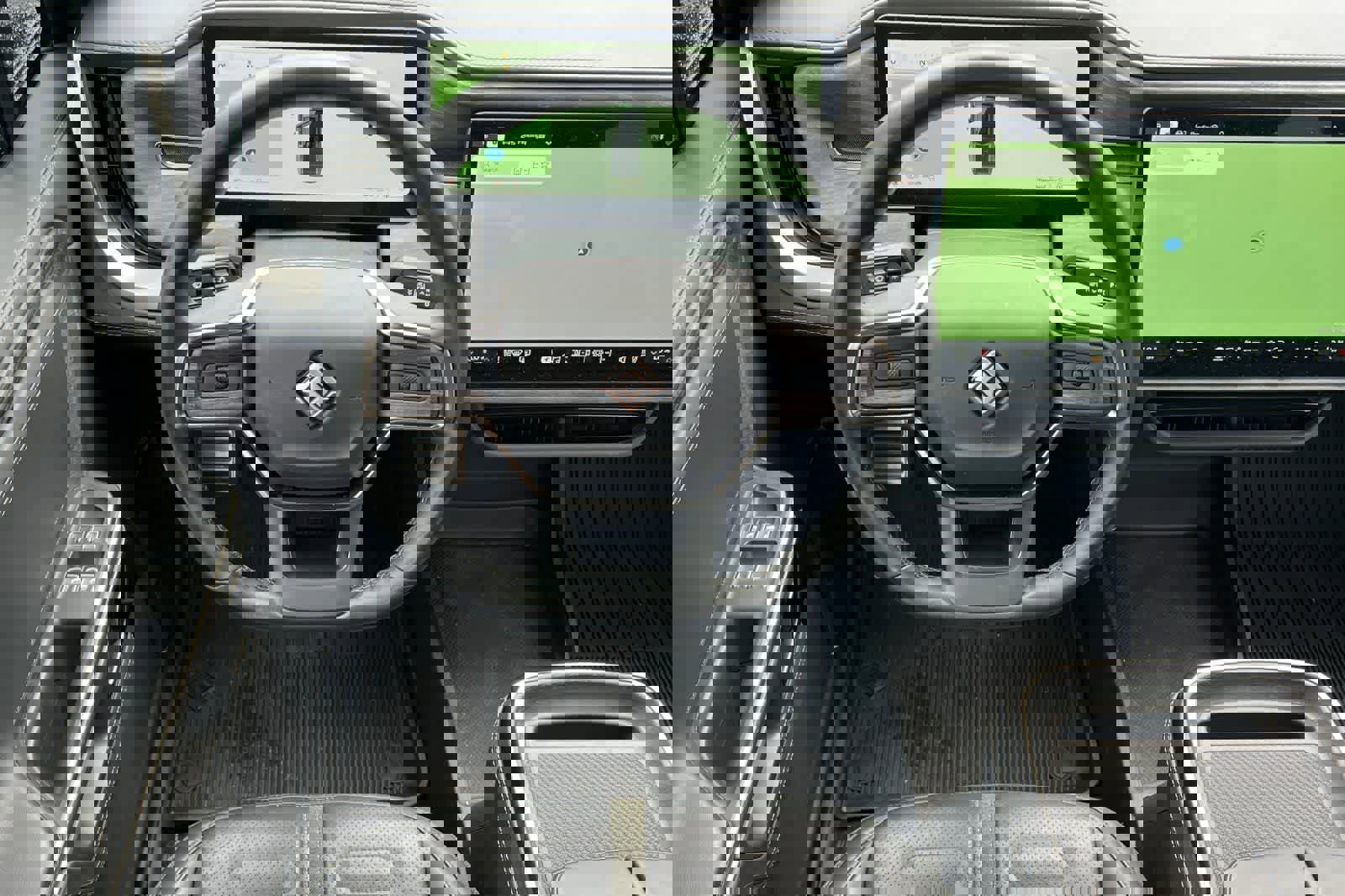 Used 2022 Rivian R1T Adventure image 16