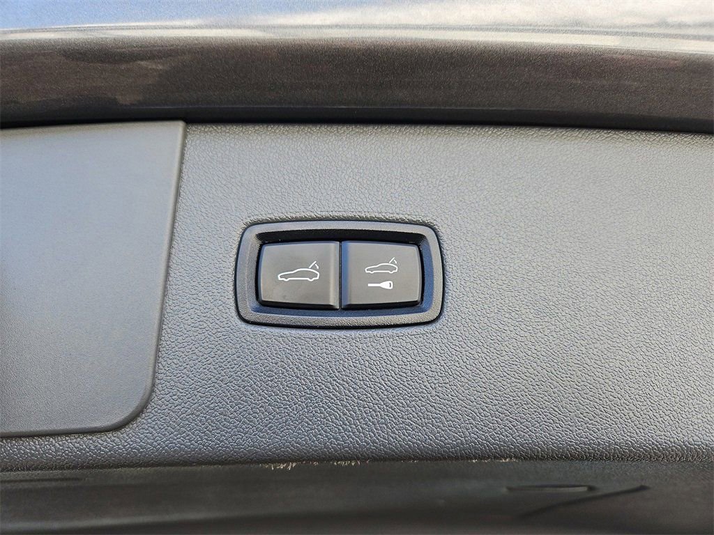 Used 2021 Porsche Cayenne Turbo image 22