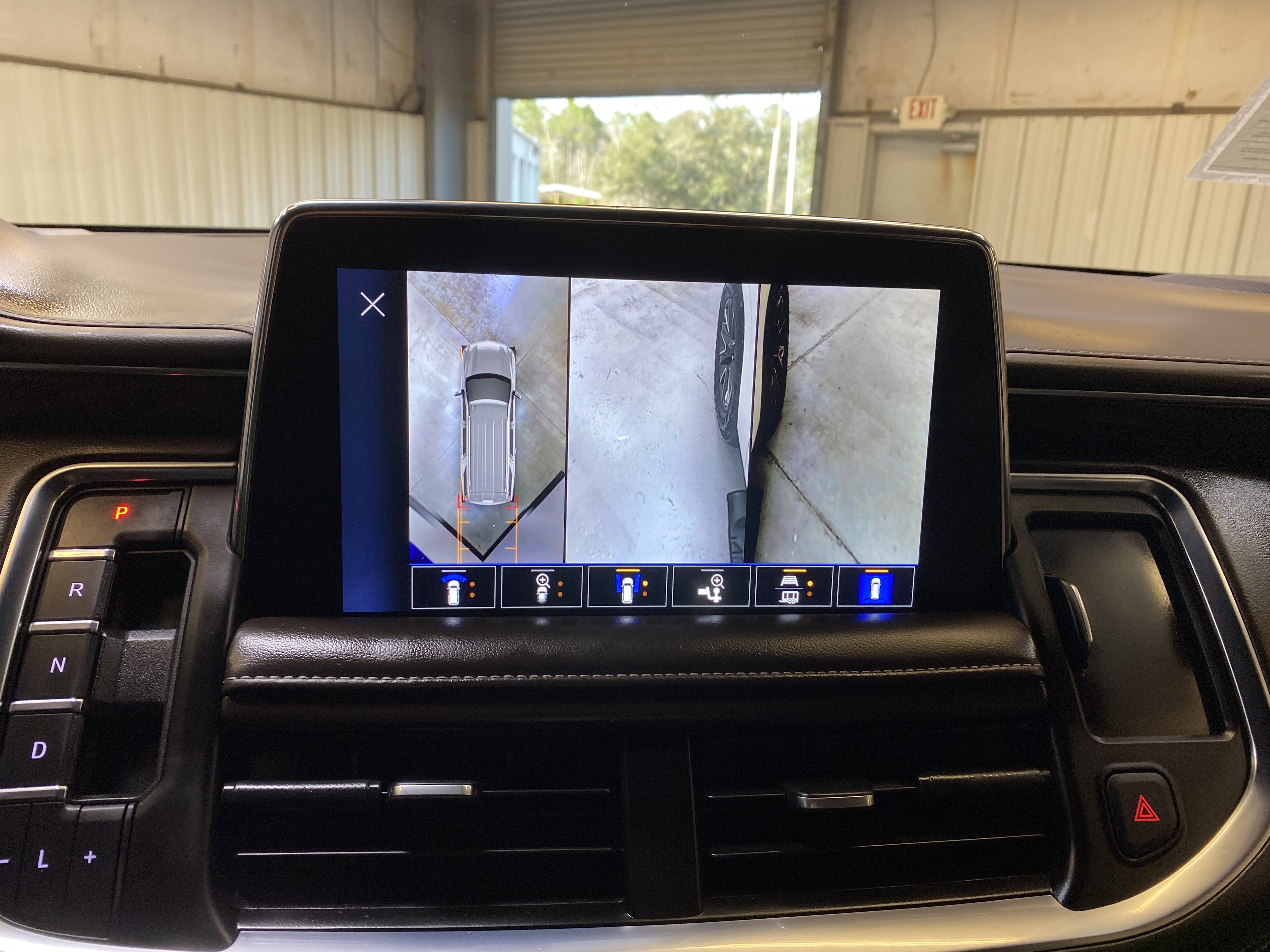 Used 2023 Chevrolet Tahoe Z71 w/ Z71 Off-Road Package image 47