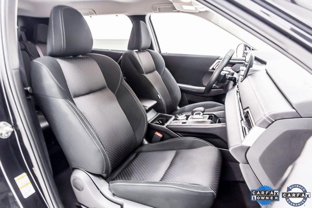 Used 2024 Mitsubishi Outlander ES image 32