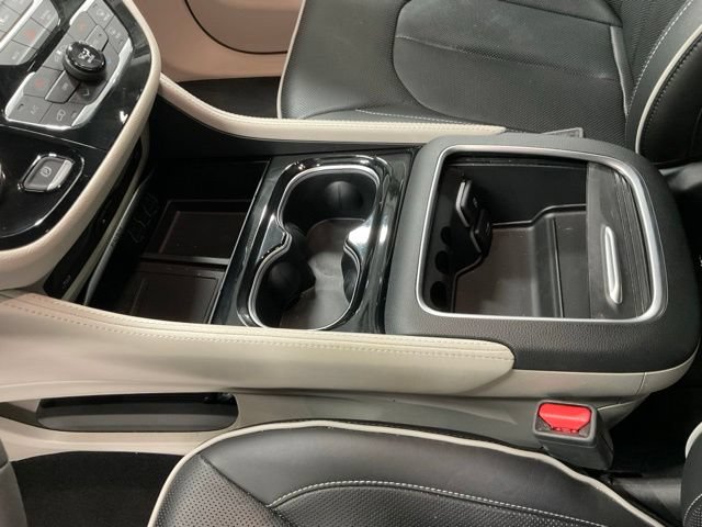 Used 2023 Chrysler Pacifica Limited w/ Uconnect Theater Family Group AWD/4WD image 25