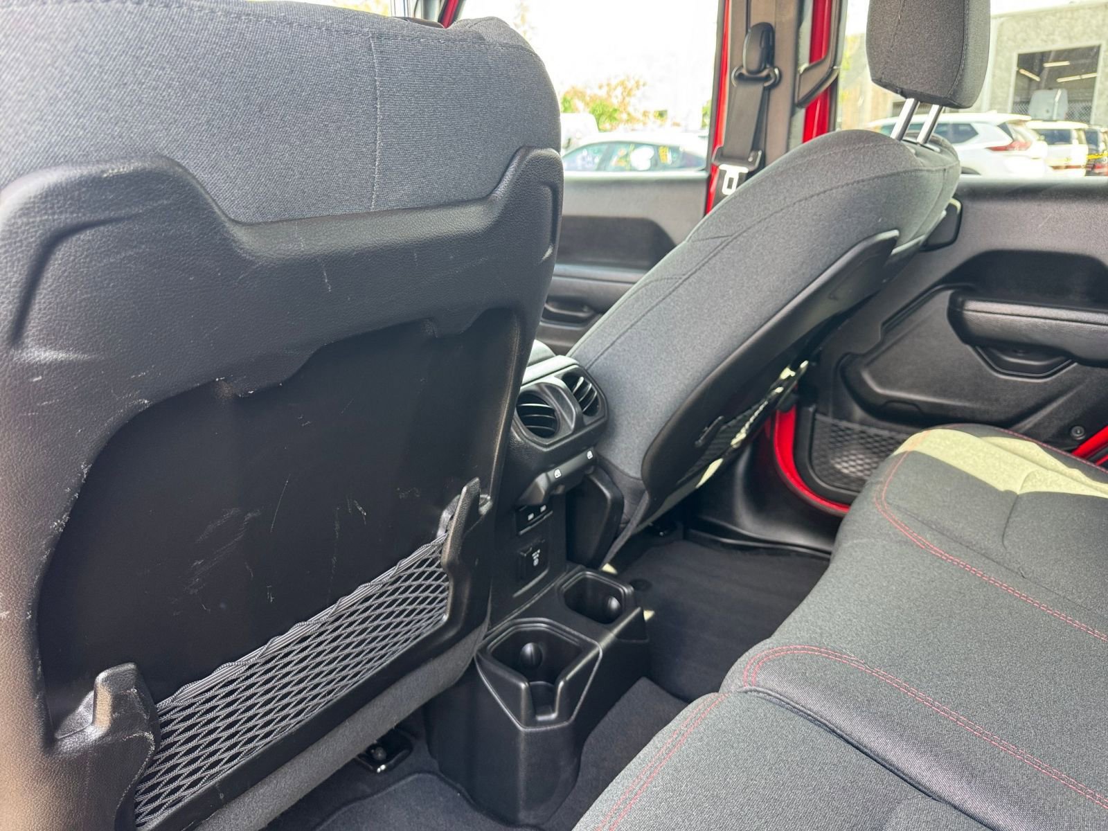 Used 2025 Jeep Wrangler Unlimited Rubicon image 22