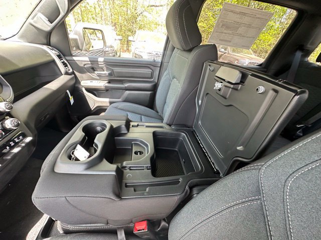 New 2026 RAM 1500 Express AWD/4WD image 24