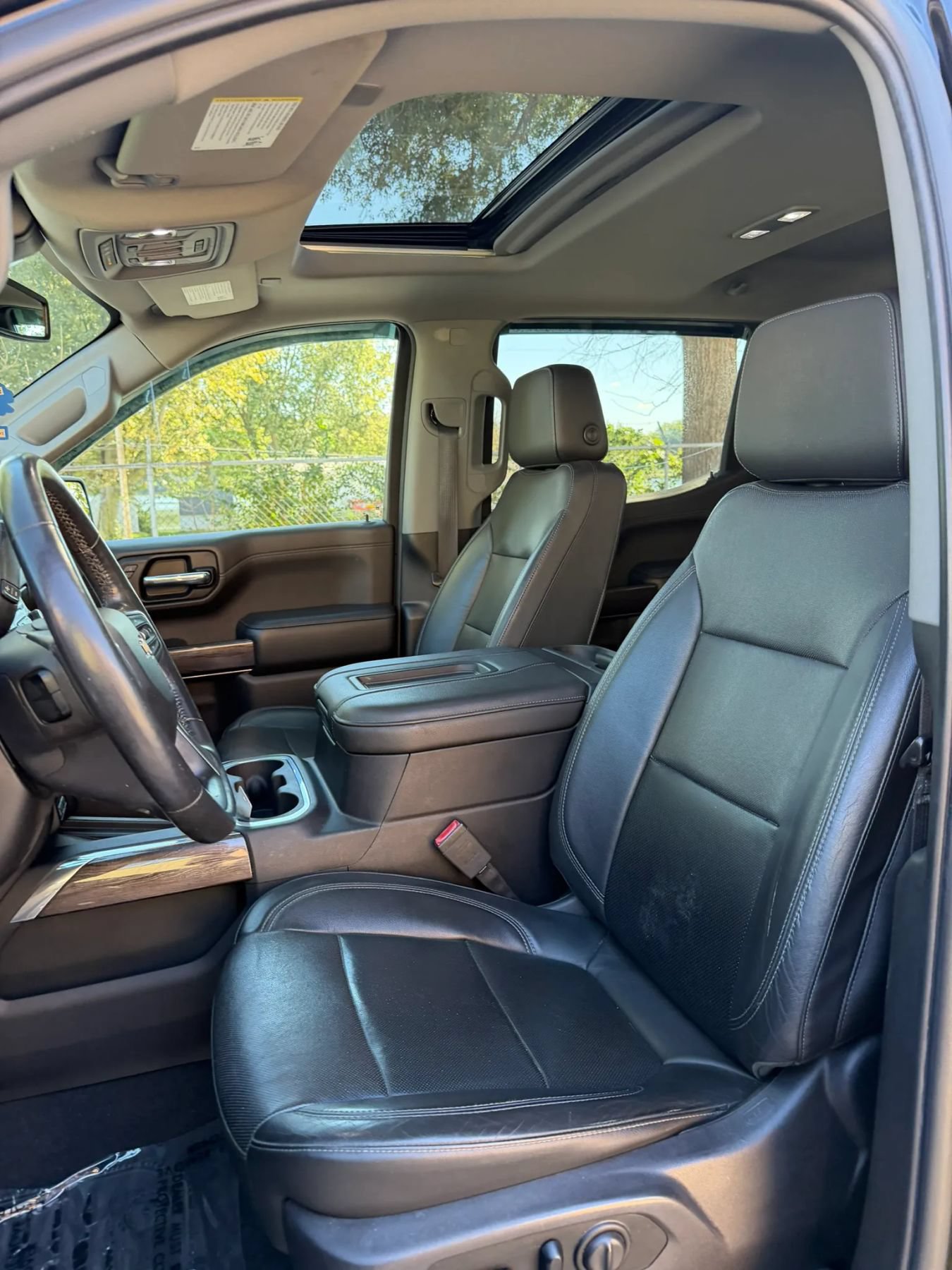 Used 2019 Chevrolet Silverado 1500 LTZ w/ LTZ Premium Package AWD/4WD image 10