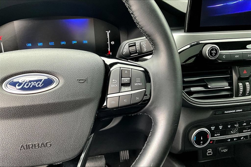 Used 2025 Ford Escape Active w/ Cold Weather Package FWD image 12