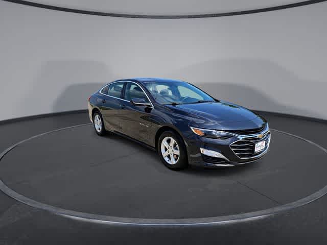Used 2022 Chevrolet Malibu LS w/ Driver Confidence Package II FWD image 2