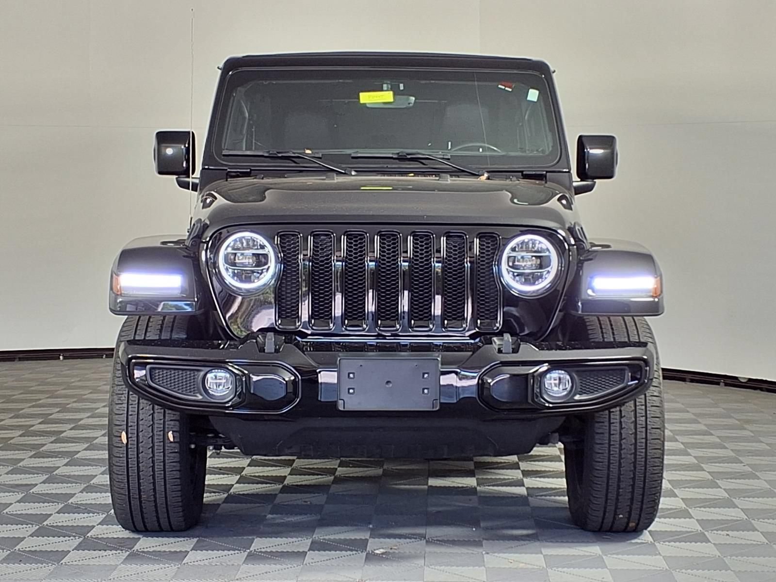 Used 2022 Jeep Wrangler Unlimited Sahara AWD/4WD image 2