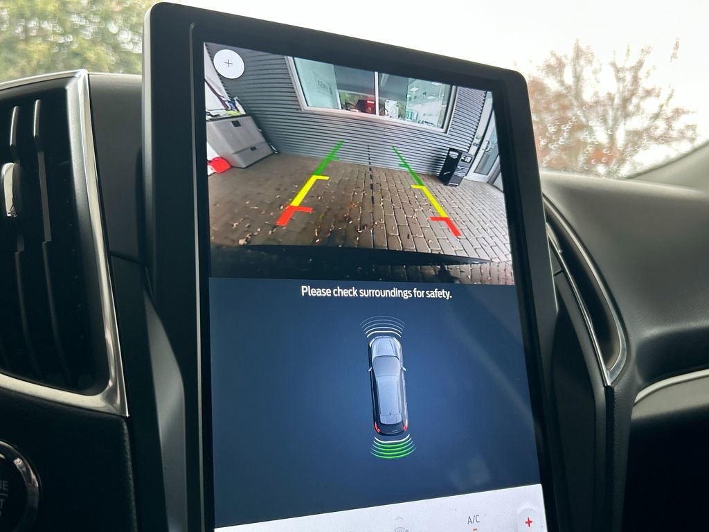 Used 2024 Ford Edge Titanium image 27