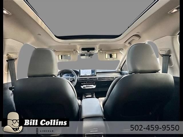 New 2024 Lincoln Corsair AWD w/ Equipment Group 102A image 23