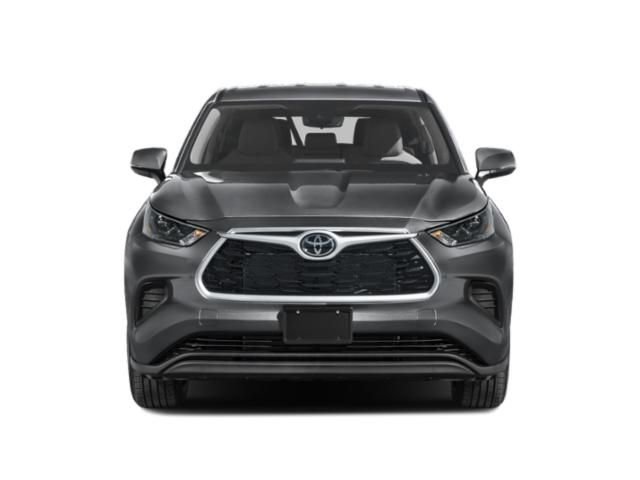 Used 2023 Toyota Highlander LE FWD image 4