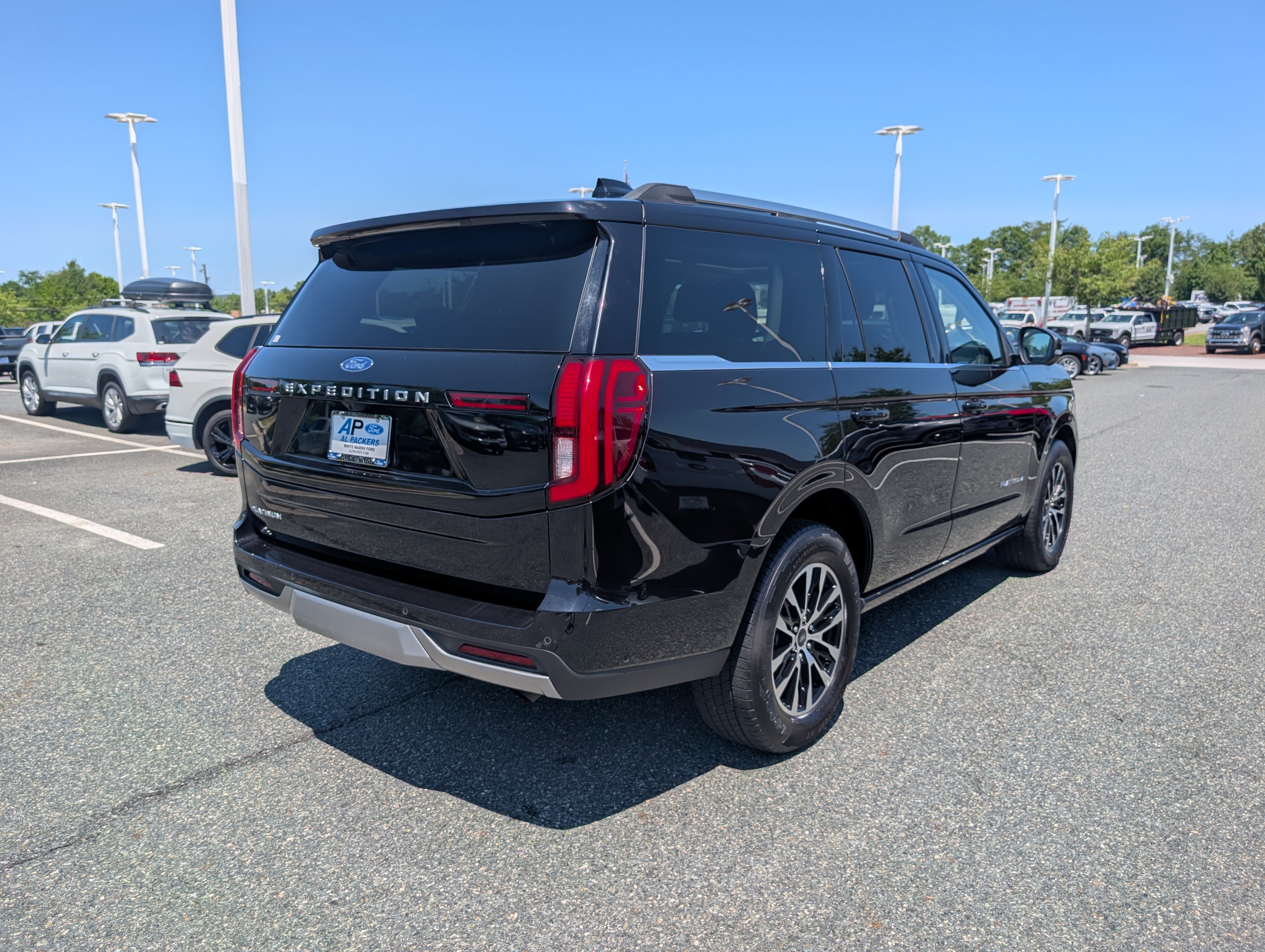Certified 2025 Ford Expedition Platinum AWD/4WD image 3