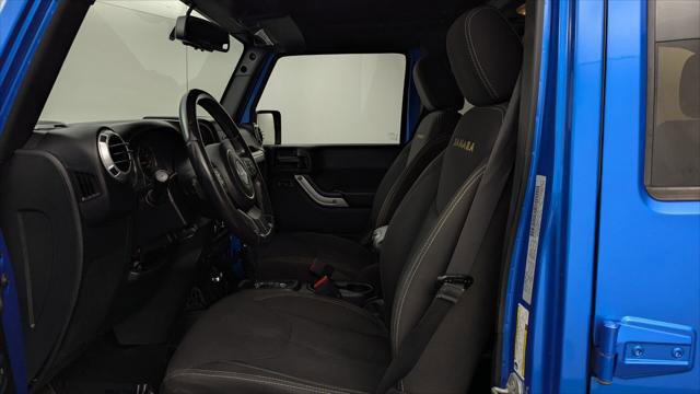 Used 2015 Jeep Wrangler Unlimited Sahara w/ Connectivity Group image 13
