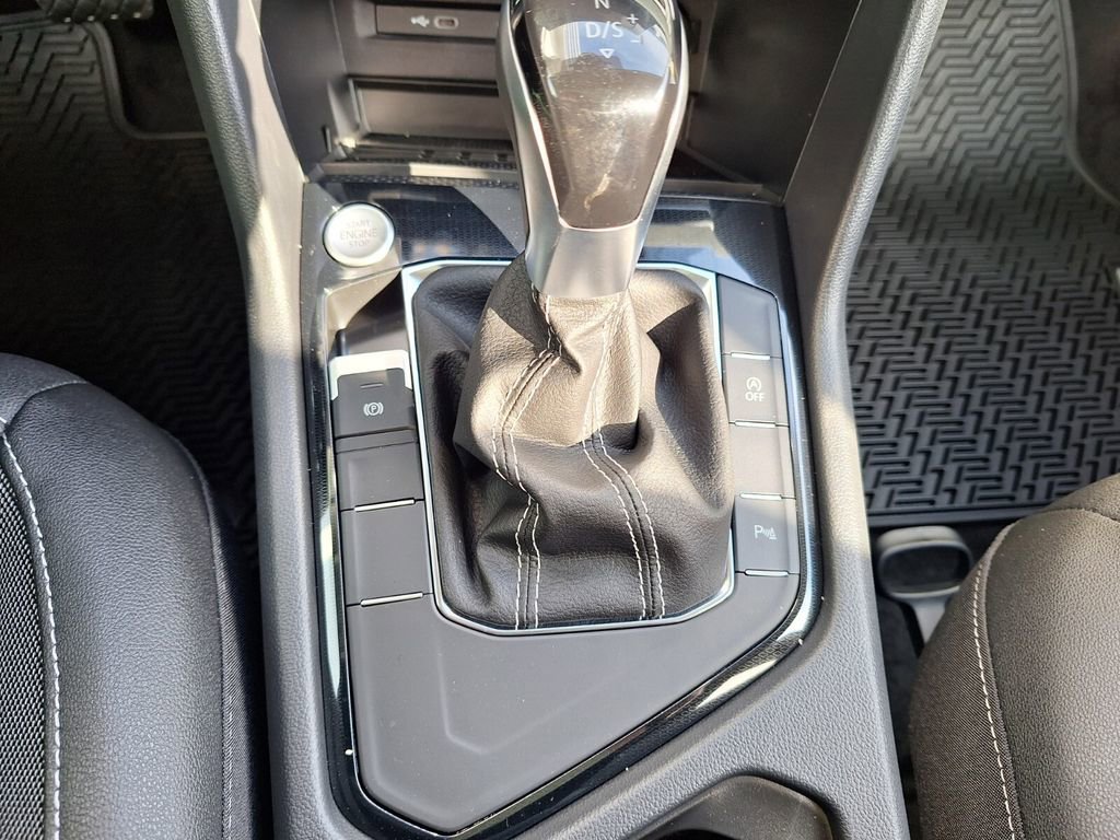 New 2026 Volkswagen Taos SE image 17