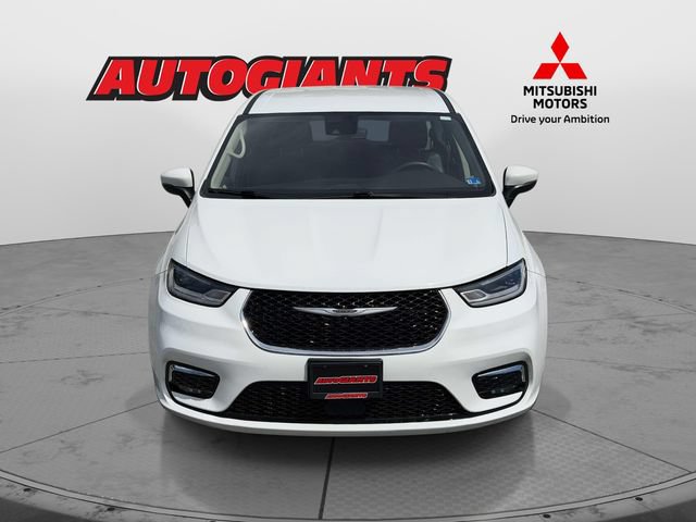 Used 2023 Chrysler Pacifica Touring-L FWD image 6