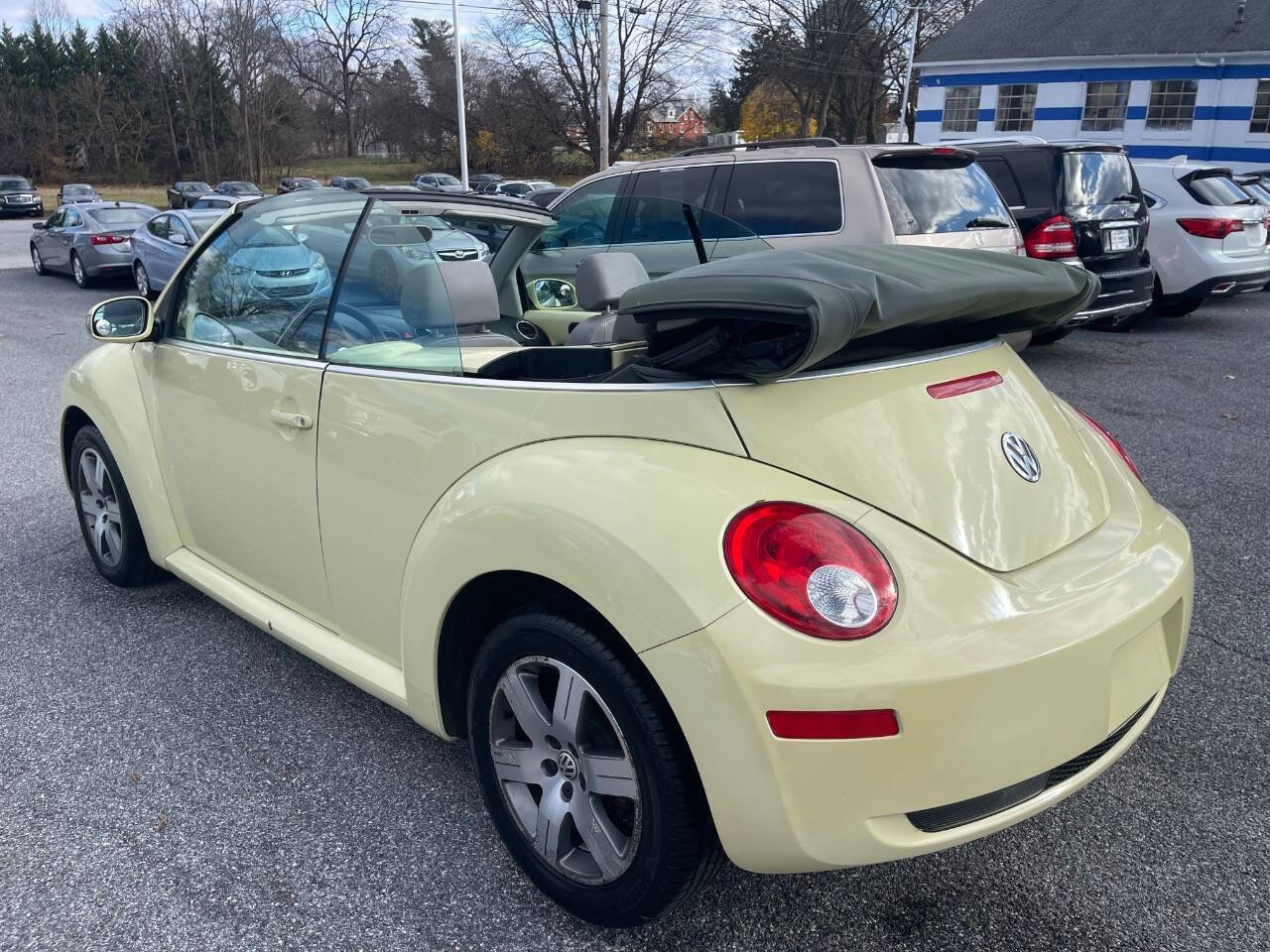 Used 2006 Volkswagen Beetle 2.5 PZEV 2dr Convertible (2.5L image 14