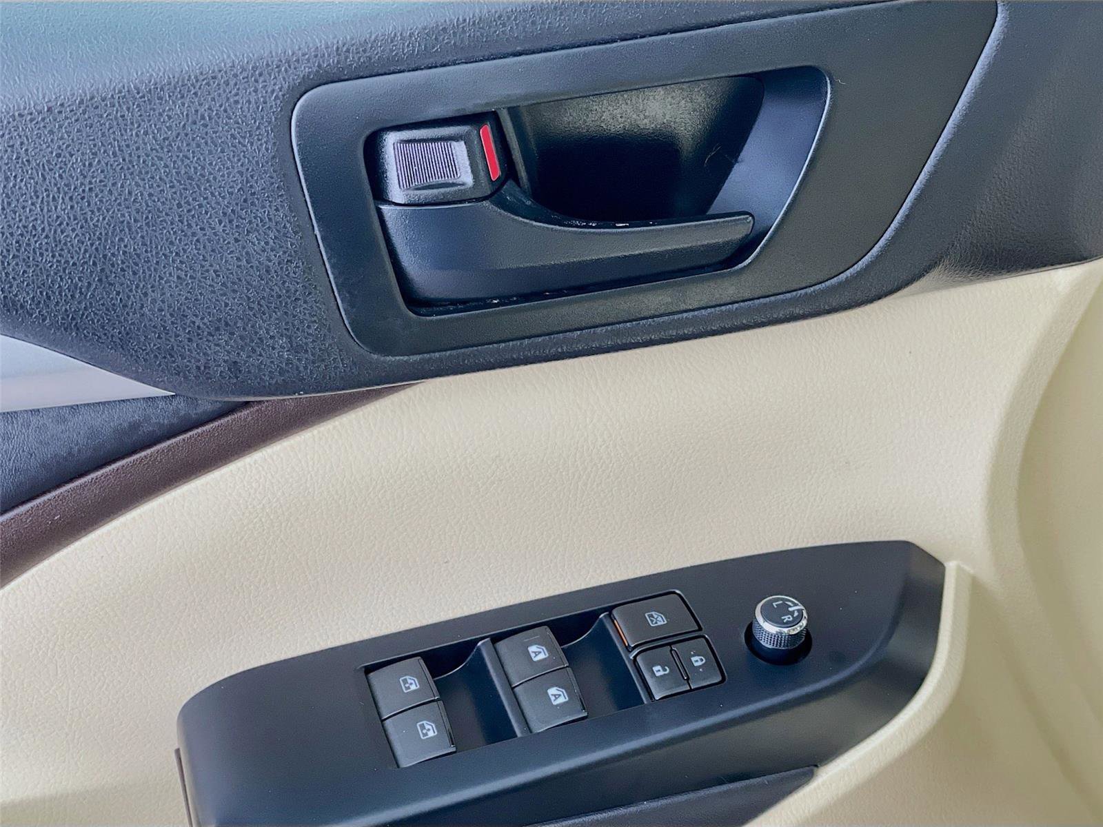 Used 2016 Toyota Highlander Plus image 20