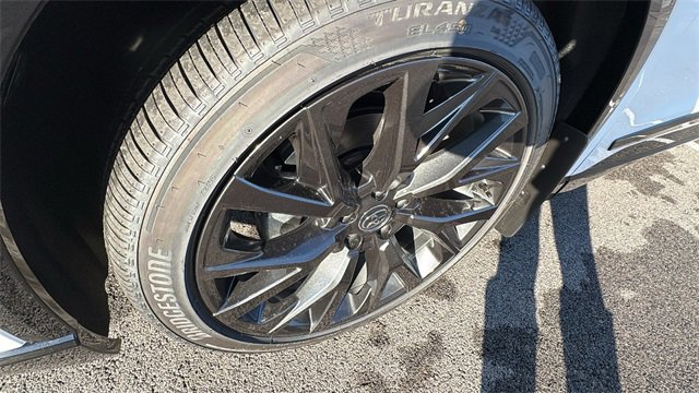 New 2025 Toyota Crown Signia image 9