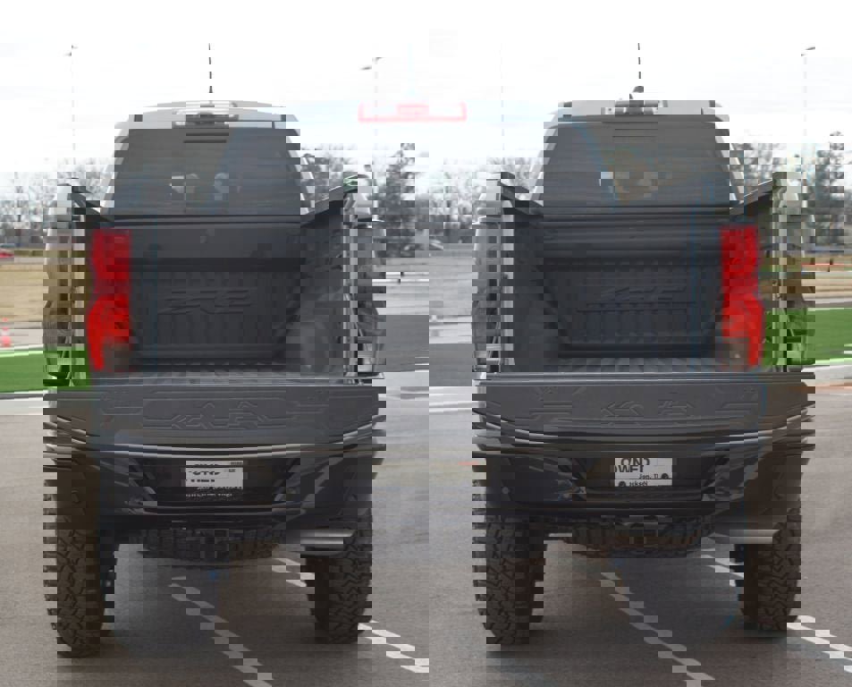 Used 2024 Chevrolet Colorado ZR2 w/ ZR2 Convenience Package III image 17