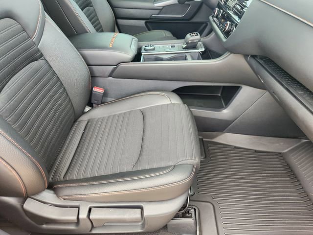 Used 2025 Nissan Pathfinder Rock Creek image 14