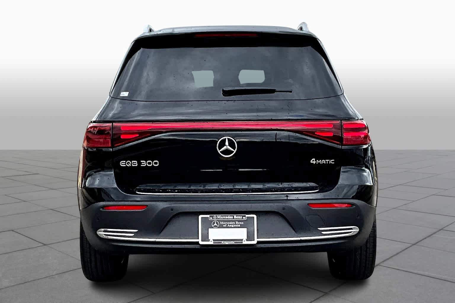 Used 2024 Mercedes-Benz EQB 300 4MATIC image 5