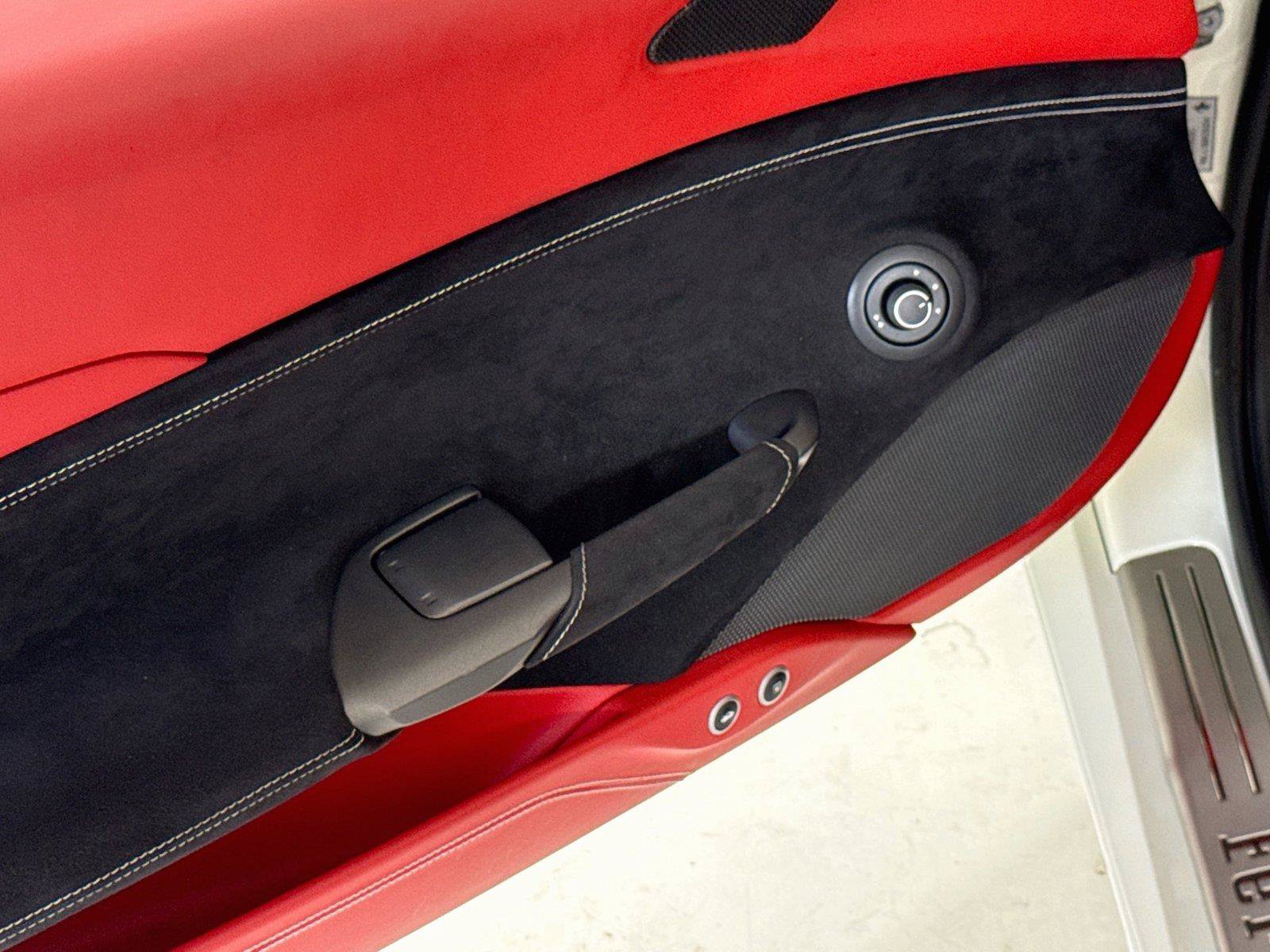 Used 2019 Ferrari 488 Spider RWD image 13