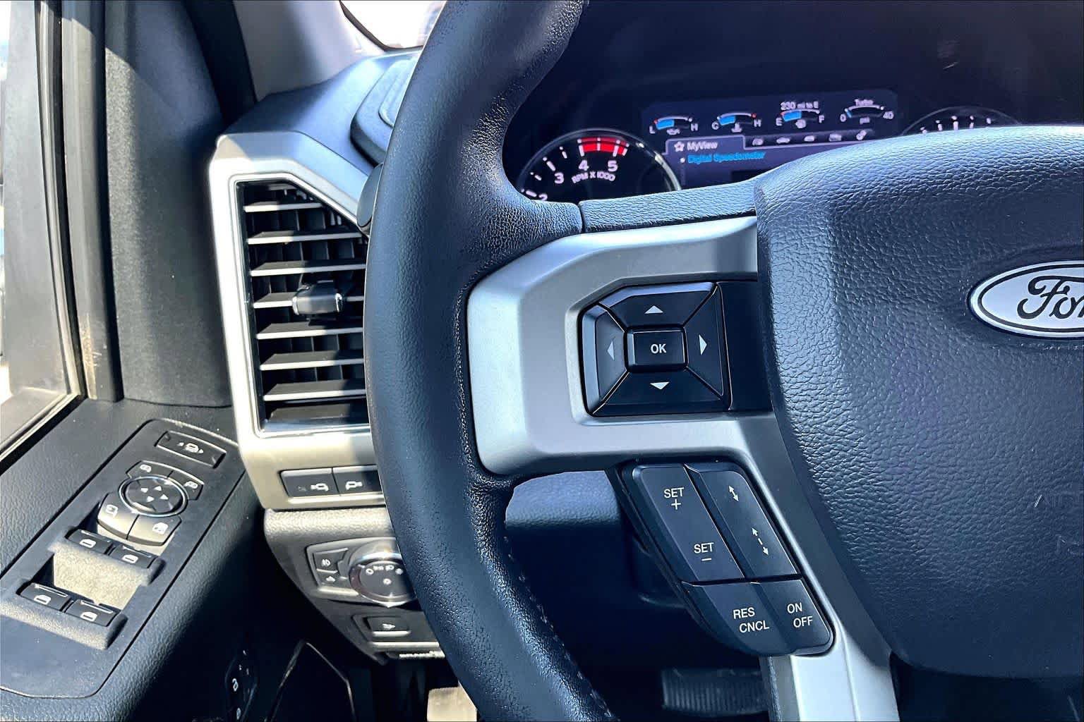 Used 2019 Ford F250 Lariat w/ Lariat Ultimate Package AWD/4WD image 27
