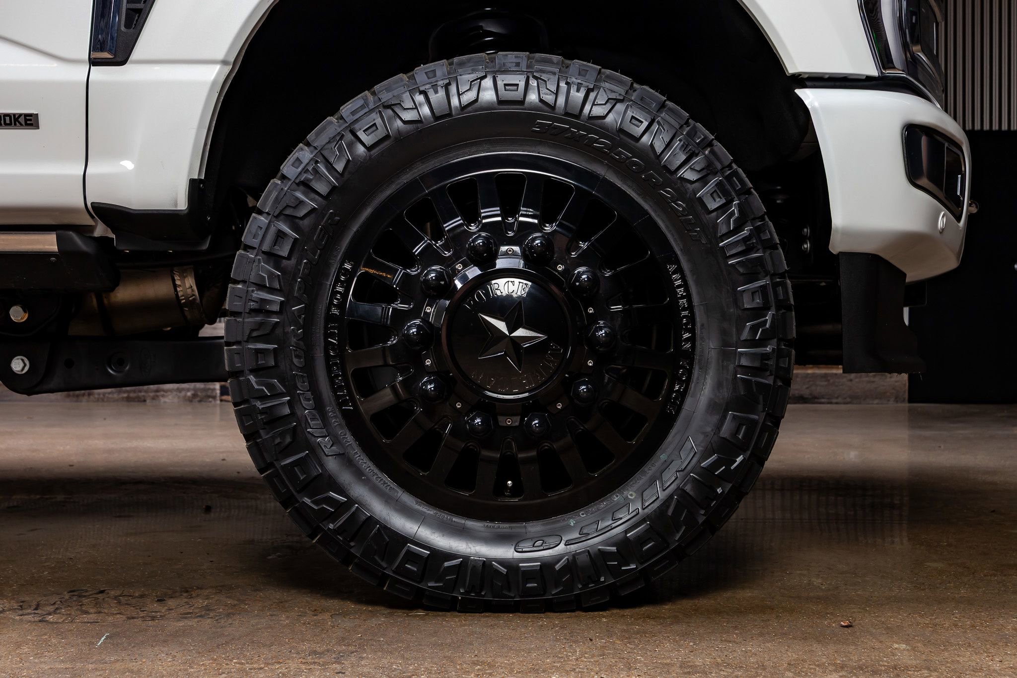 Used 2024 Ford F350 Platinum image 12