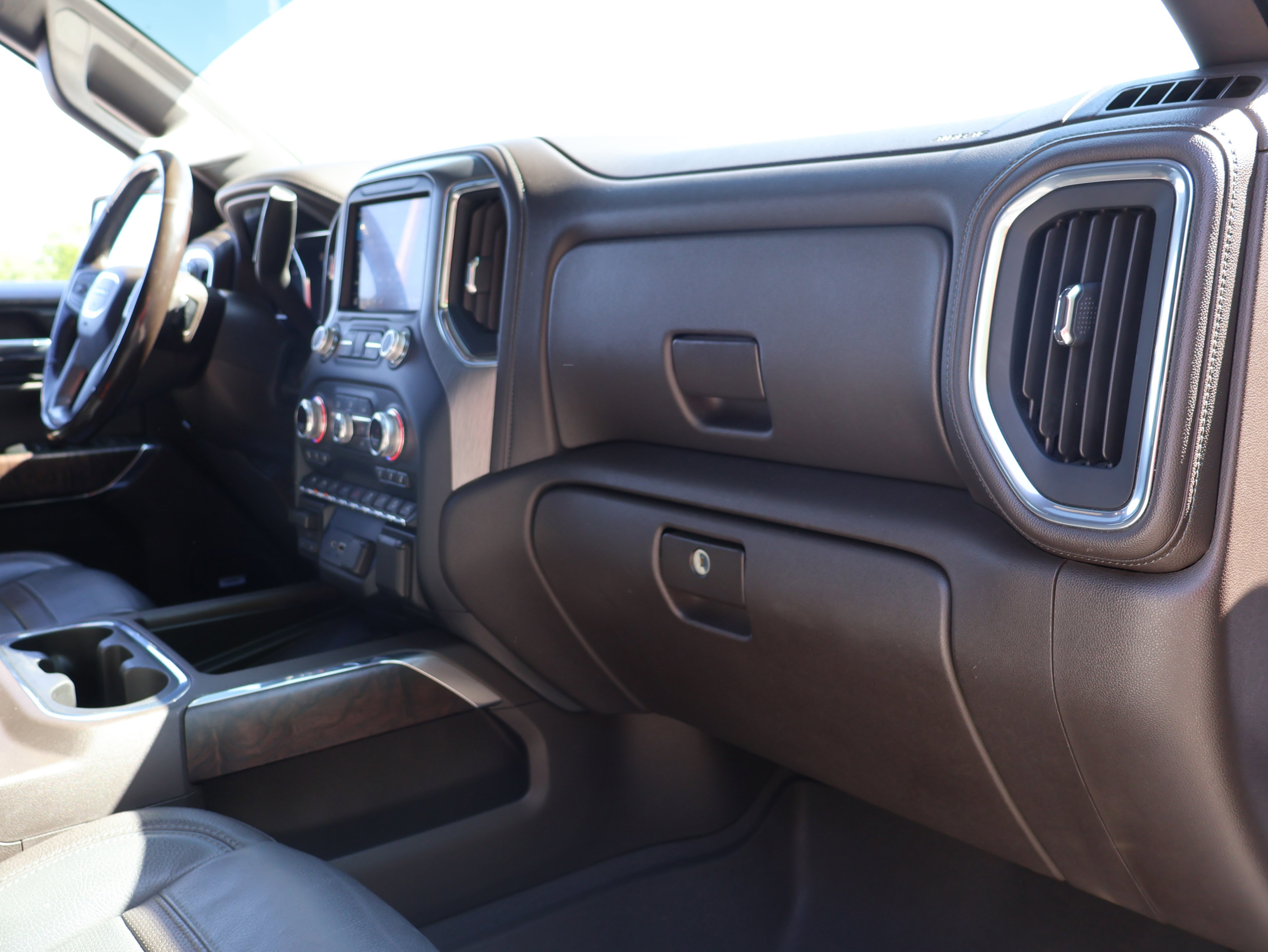 Used 2019 GMC Sierra 1500 Denali w/ Denali Ultimate Package AWD/4WD image 10