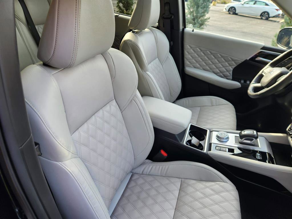 Used 2024 Mitsubishi Outlander SEL AWD/4WD image 13