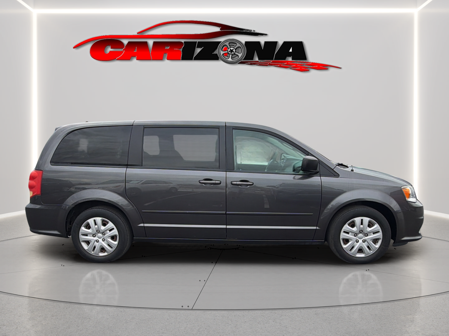 Used 2017 Dodge Grand Caravan SE FWD image 2