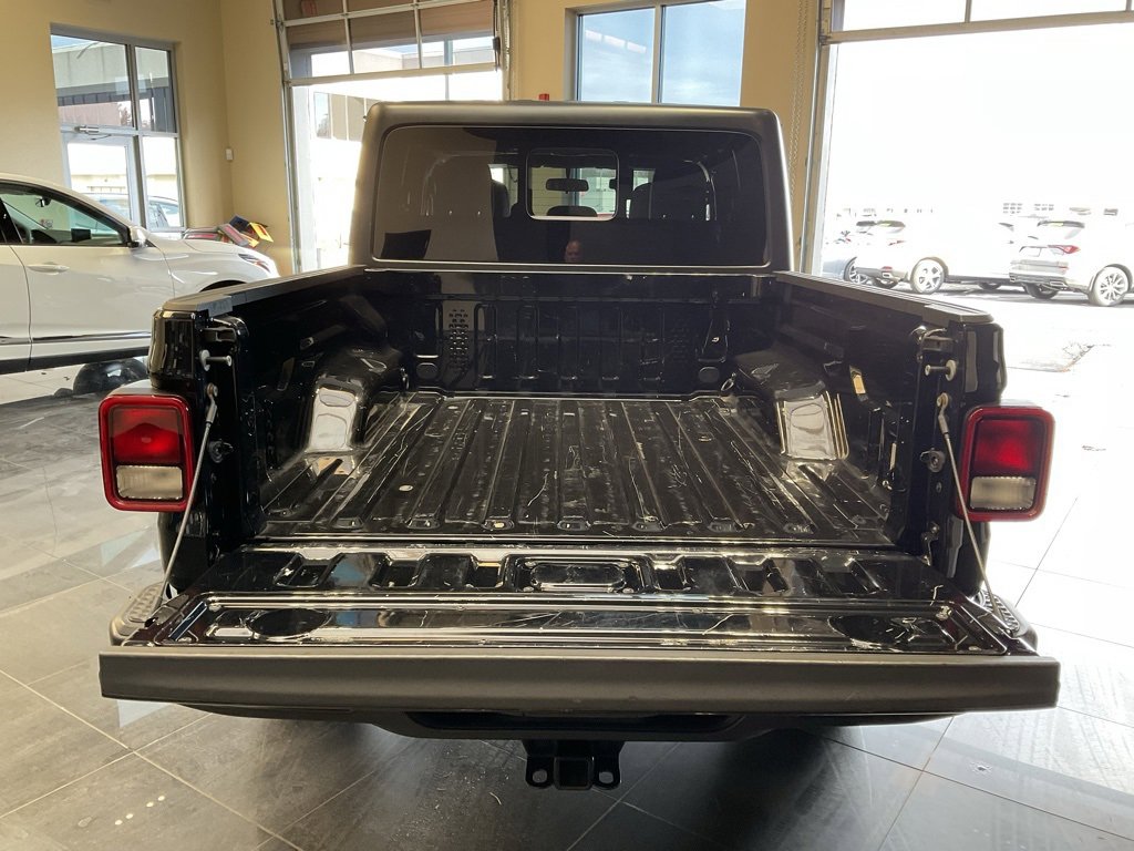 Used 2021 Jeep Gladiator Sport image 6