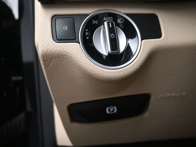 Used 2015 Mercedes-Benz GLK 350 2WD image 18