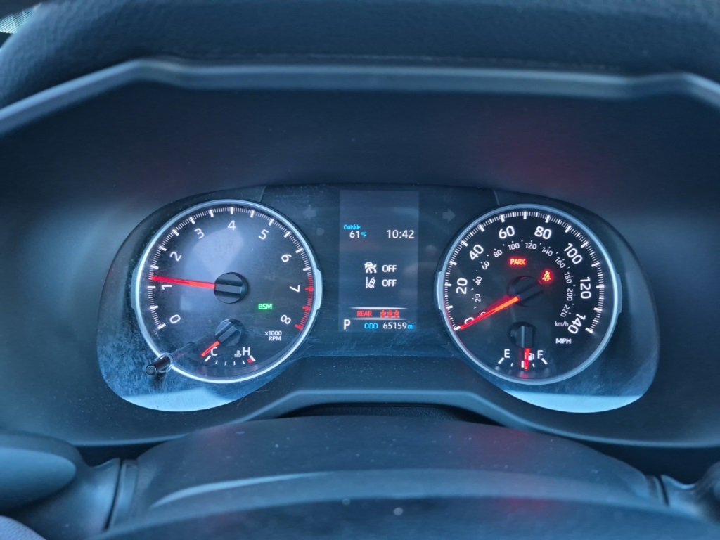 Used 2021 Toyota RAV4 XLE image 24