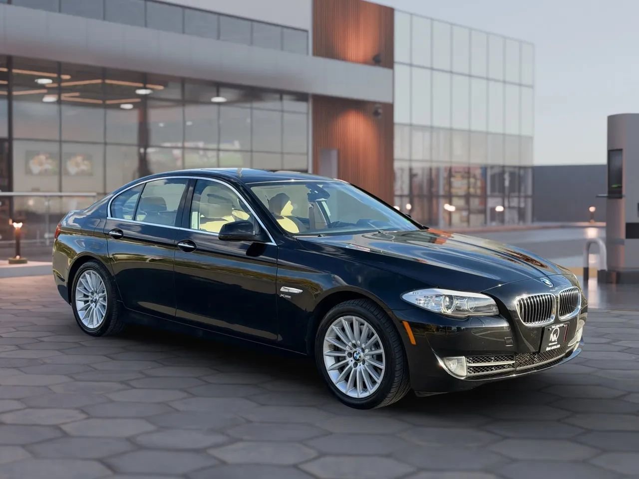 Used 2011 BMW 535i xDrive Sedan image 2