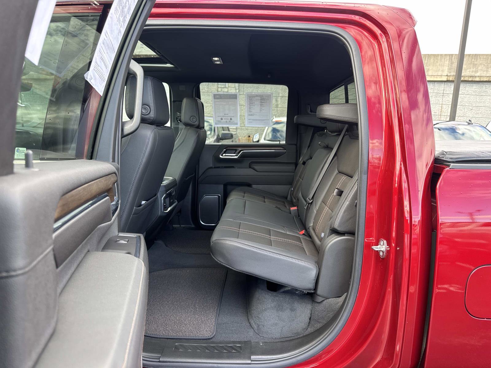 Used 2024 Chevrolet Silverado 2500 High Country w/ High Country Premium Package image 21