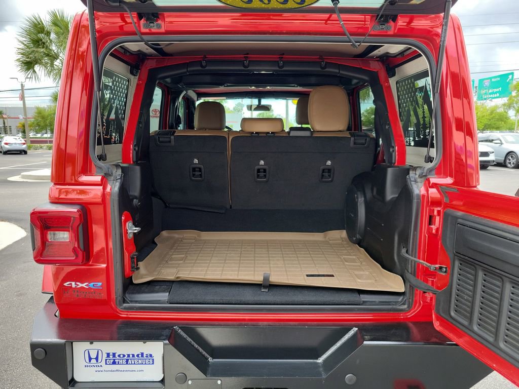 Used 2022 Jeep Wrangler Unlimited Sahara w/ Cold Weather Group image 9