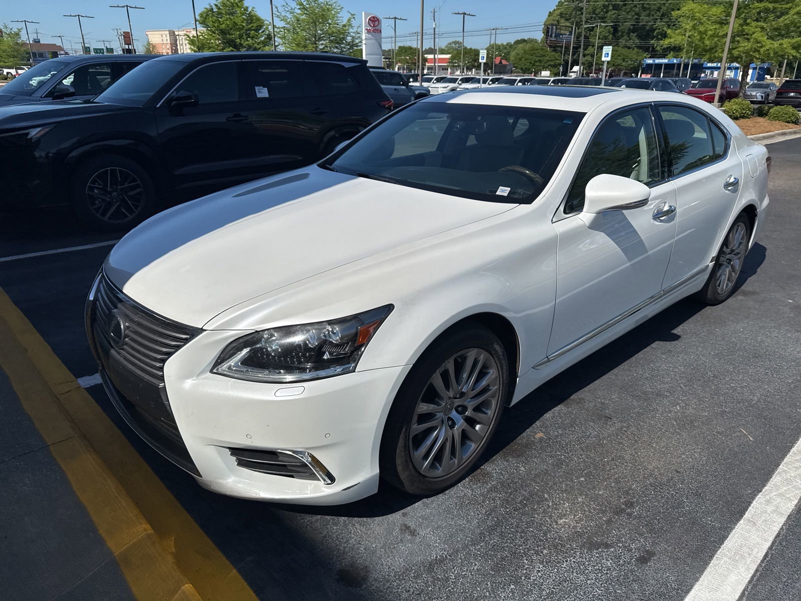 Used 2013 Lexus LS 460 AWD w/ Comfort Pkg image 3