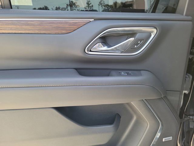 Used 2024 Chevrolet Tahoe High Country w/ Premium Package 2 RWD image 13