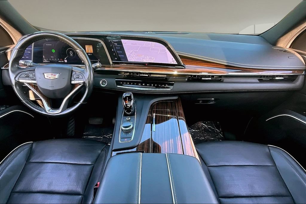 Used 2023 Cadillac Escalade ESV Premium Luxury AWD/4WD image 15