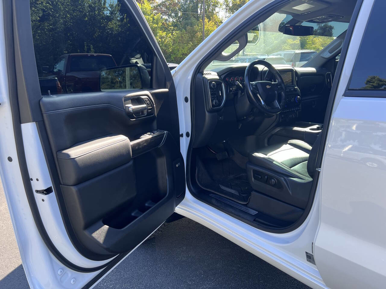 Used 2020 Chevrolet Silverado 1500 LTZ w/ LTZ Plus Package image 12