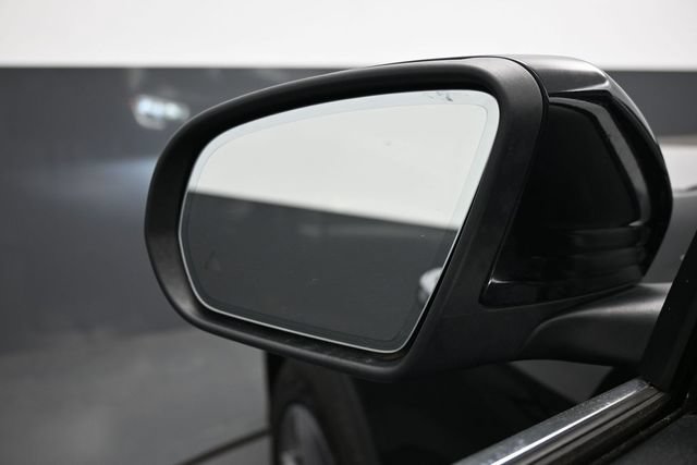 Used 2021 Mercedes-Benz GLC 300 4MATIC w/ Premium Package image 4