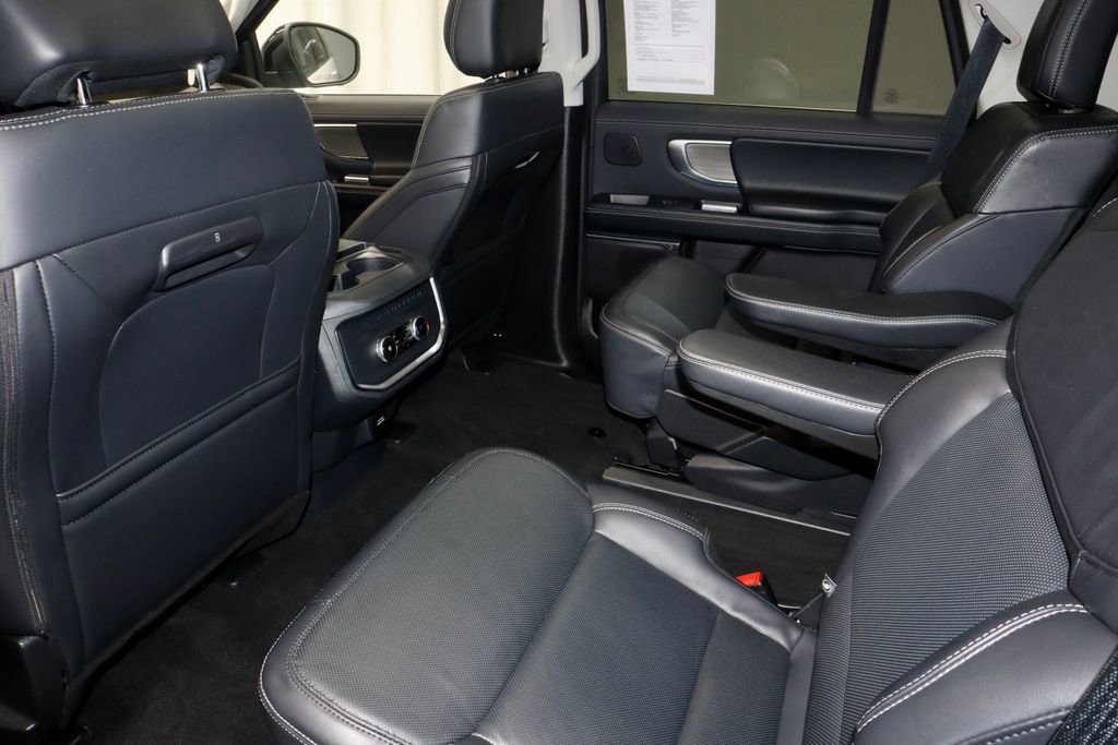 Certified 2025 Ford Expedition Platinum w/ Driver's Package image 21