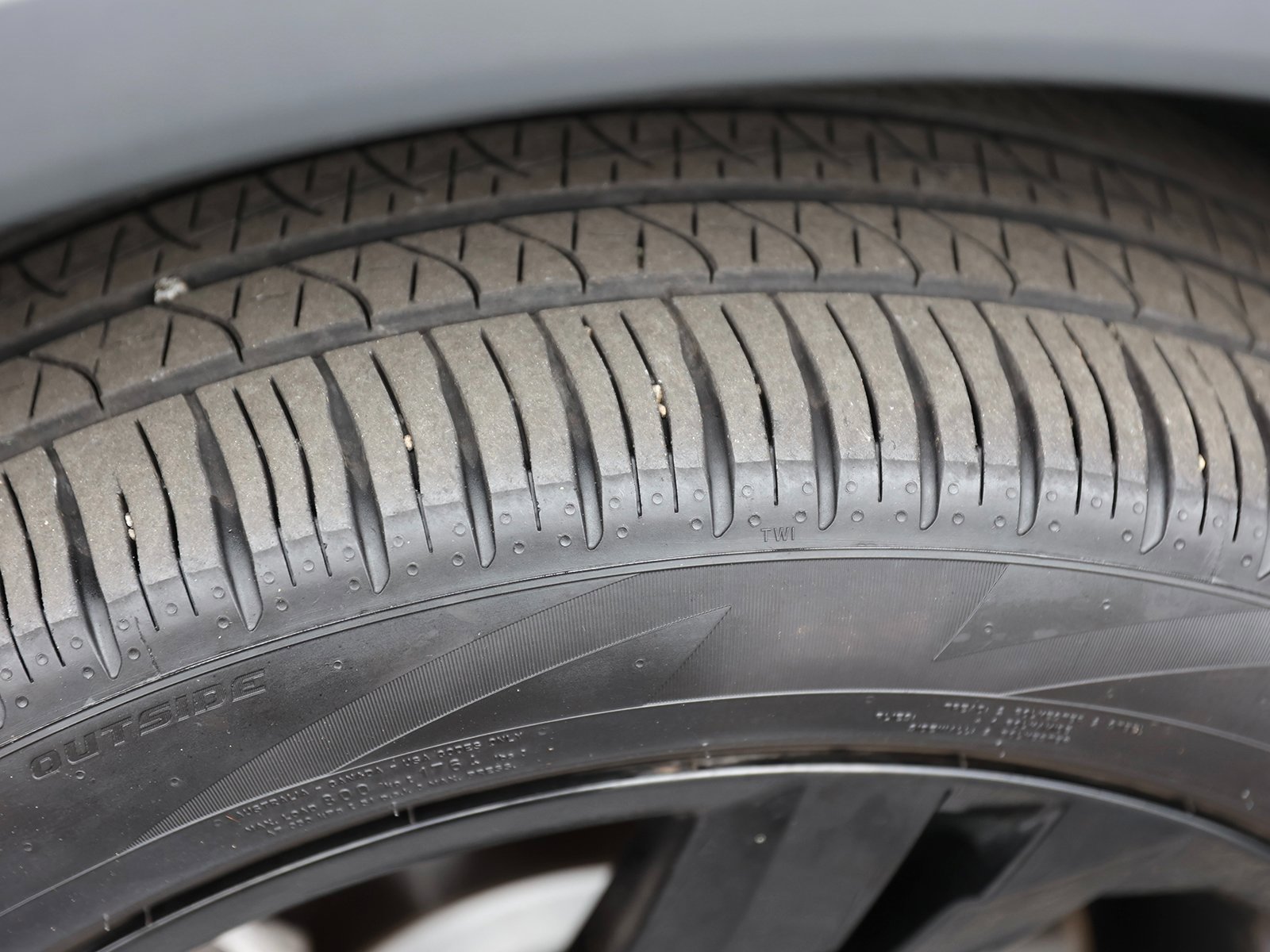 Used 2024 Volkswagen Tiguan SE R-Line image 12