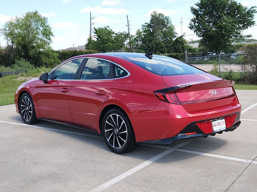 Used 2021 Hyundai Sonata Limited w/ Preferred Accessory Package FWD image 13
